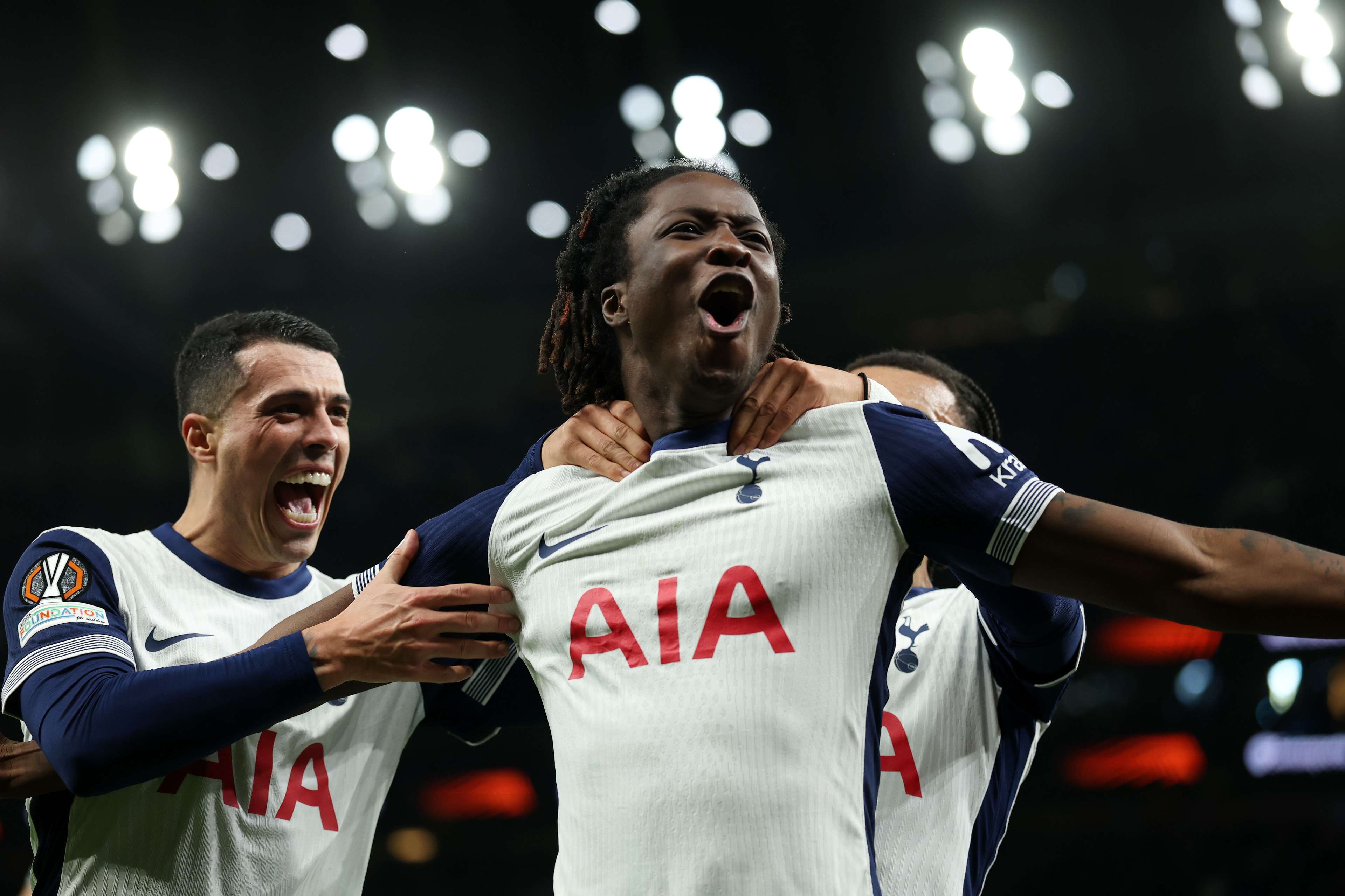 中场组织薄 中场组织薄